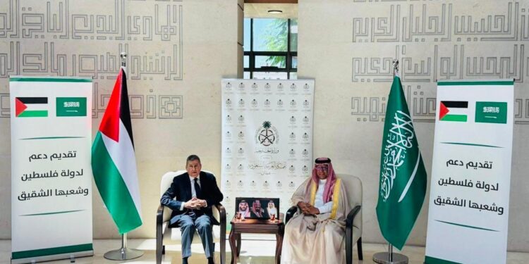 السعودية تسلّم 30 مليون دولار لفلسطين