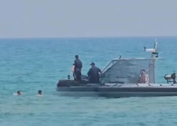 بعد فشل “حلم الهجرة” إلى إسبانيا.. شبان جزائريون يعودون إلى بلادهم سباحةً من السعيدية