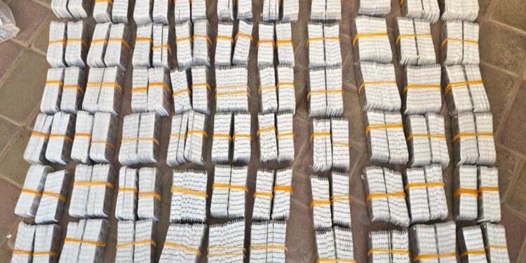 بتنسيق مع “الديستي”.. حجز 37 ألف قرص مخدر وتفكيك شبكة ترويج بمراكش