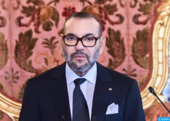 جلالة الملك يؤكد التزام المغرب بالانفتاح على محيطه الجهوي وجواره المباشر