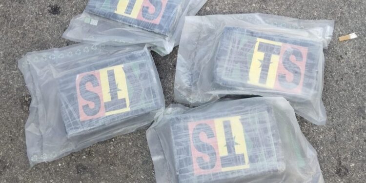 الأمن والجمارك يحبطان تهريب 4.7 كلغ من الكوكايين بمركز باب سبتة