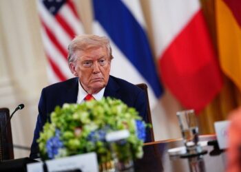 ترامب: الولايات المتحدة قد تغير نهجها تجاه النزاع في أوكرانيا خلال أسبوعين