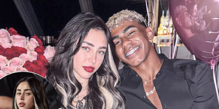 لامين جمال يثير جدلا بنشره صورة مع نيكي نيكول