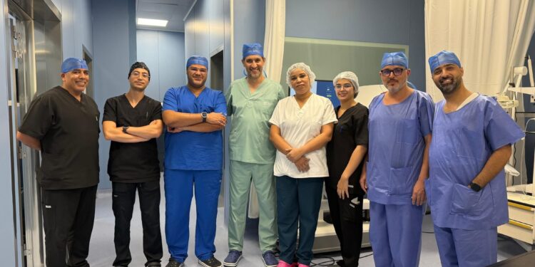 مجموعة أونكوراد تجري أول عملية جراحية روبوتية لزراعة صمام بولي صناعي في إفريقيا