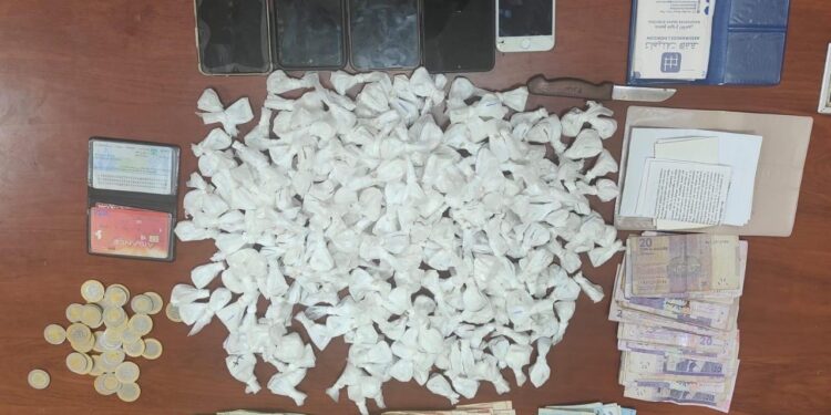 عملية نوعية في فاس: توقيف مروج مخدرات وحجز كوكايين وأدوات ترويج المخدرات