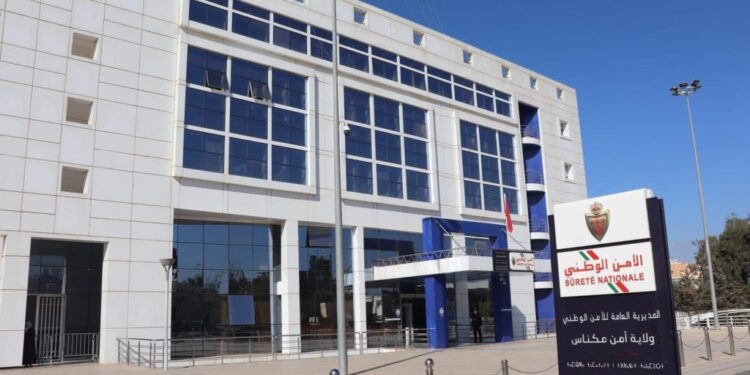 توقيف ضابط شرطة ممتاز بمكناس بسبب شبهة رشوة وابتزاز