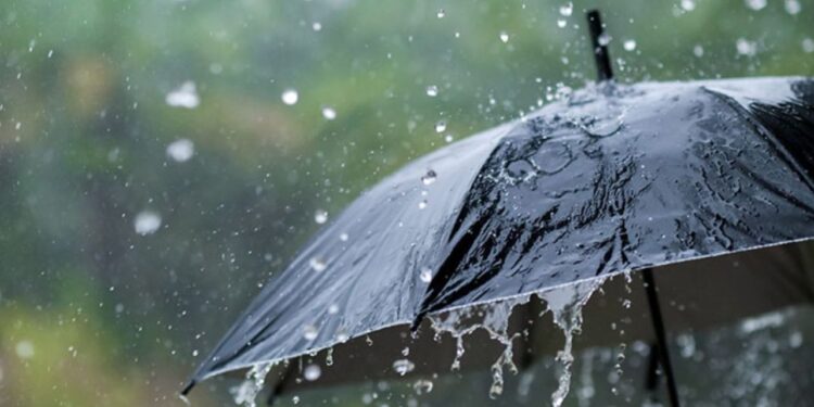 زخات رعدية قوية وتساقط برد اليوم الثلاثاء