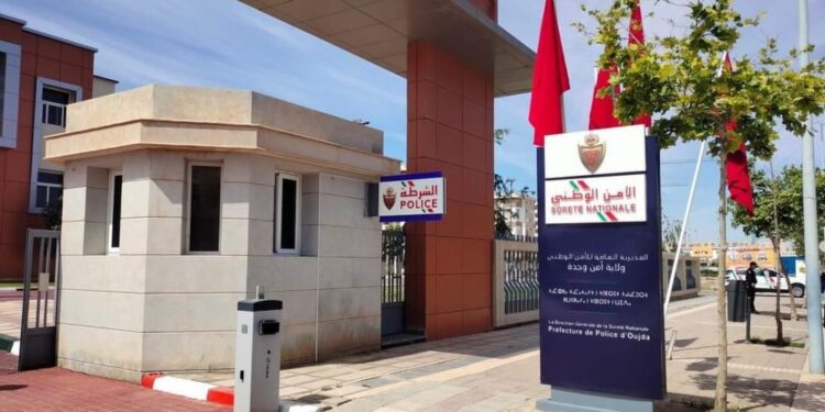 أمن وجدة يداهم مستودعين ويحجز أطنانًا من السلع الغذائية الفاسدة