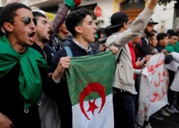 GENZ213 تهزّ الجزائر: جيل غاضب في وجه نظام عاجز