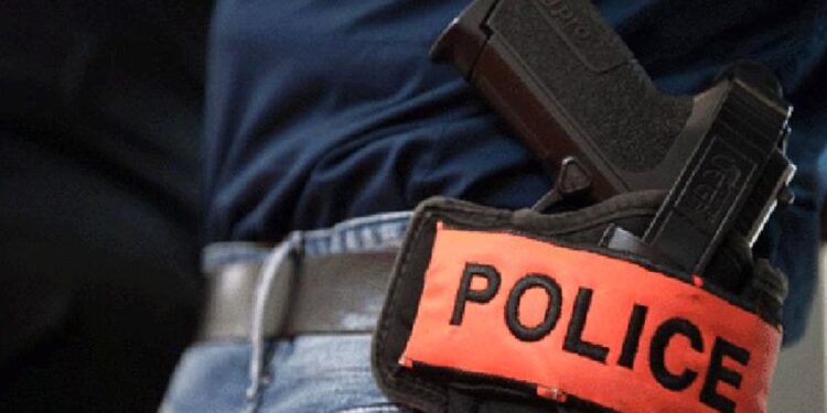 فاس.. تدخل أمني يسفر عن توقيف جانح هاجم الشرطة في الشارع العام