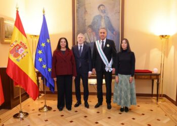 وزير الداخلية الإسباني يكرم عبد اللطيف حموشي بأرفع وسام تقديراً لجهوده الأمنية