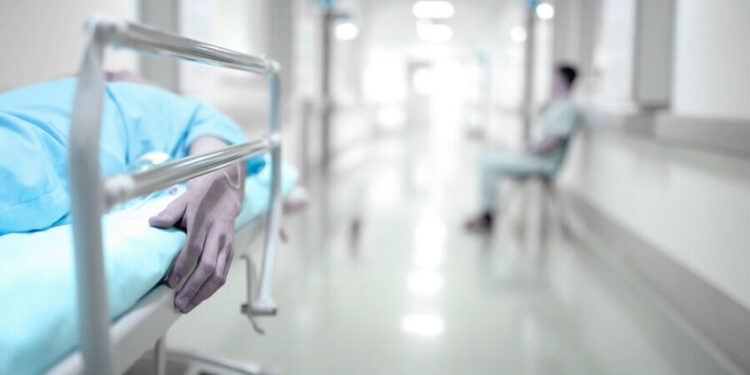 يزن قنطارين… وفاة مفاجئة لشخص بأحد الفنادق