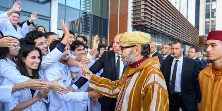 الملك يدشن المركب الاستشفائي الجامعي الدولي للرباط ويوجه تعليماته لافتتاح مستشفى محمد السادس بأكادير