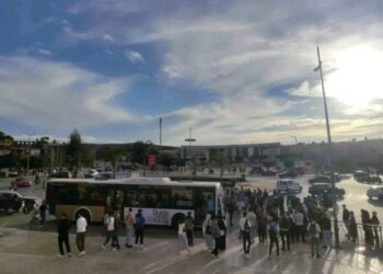 استعراضات “الدريفت” والموسيقى الصاخبة تروع وجدة.. كيف تحول مدار الجامعة إلى “مارينا”