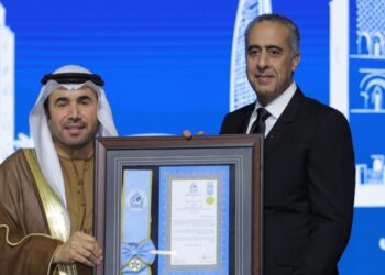 اعتراف عالمي بدور المغرب الأمني… الأنتربول يوشّح حموشي بوسام رفيع