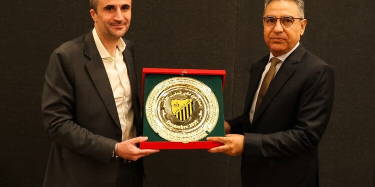 سفير المغرب بقطر يزور بعثة فريق المغرب الفاسي بالدوحة