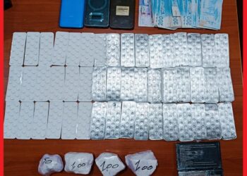 أمن مراكش يوقف ثلاثة مشتبه فيهم ويحجز أقراصًا مخدرة وكوكايين