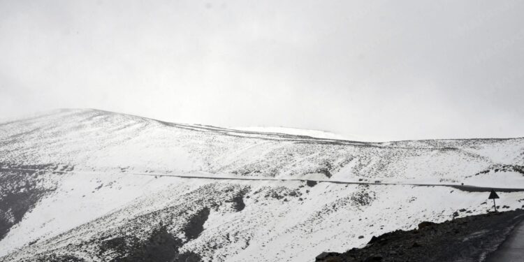 تساقطات ثلجية وهبات رياح قوية بعد غد الأربعاء بعدد من مناطق المملكة (نشرة إنذارية)