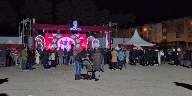 “وجدة تكسر حاجز البرد”.. أول خروج جماهيري حاشد لمساندة الأسود بقلب “فان زون” عاصمة الشرق!