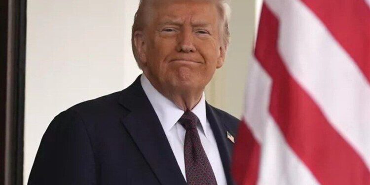 ترامب يطلق تصريحات جديدة عن استعداده لمساعدة إيران في “توقها للحرية”