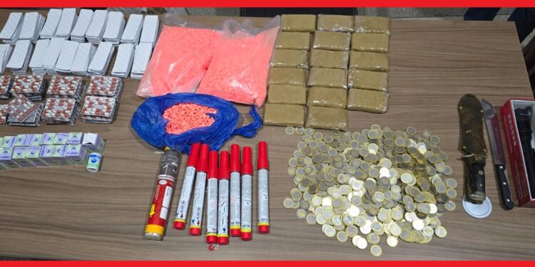 تنسيق أمني بين وجدة والسعيدية يفضي إلى حجز آلاف الأقراص المهلوسة