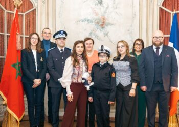 مصاب بمرض نادر.. استقبال الطفل نزار بطل الصمود اليومي بسفارة المغرب بباريس