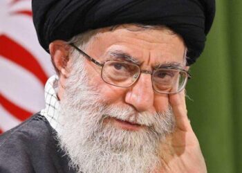 ضربات أمريكية-إسرائيلية تستهدف مواقع داخل إيران وسط تضارب بشأن الأهداف