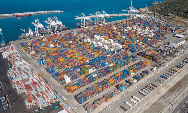 تحسن الأحوال الجوية يعيد حركة العبور بين طنجة المتوسط والجزيرة الخضراء