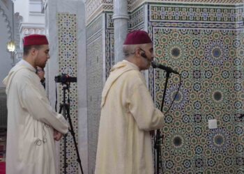 المقرئ العيون الكوشي يبهر الآلاف بمسجد محمد السادس بوجدة بحضور والي جهة الشرق