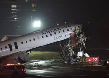 نيويورك: مقتل الطيار ومساعده في اصطدام طائرة ركاب بمركبة إطفاء