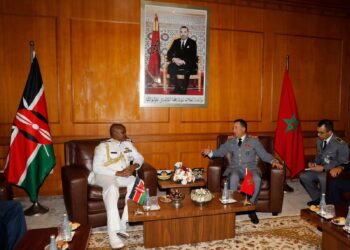 الفريق أول محمد بريظ يتباحث بالرباط مع رئيس أركان قوات الدفاع الكينية بتعليمات ملكية سامية.