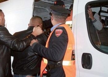 أمن الدار البيضاء يوقف مهاجراً سودانياً تورط في رشق بالحجارة وإلحاق خسائر بممتلكات المواطنين