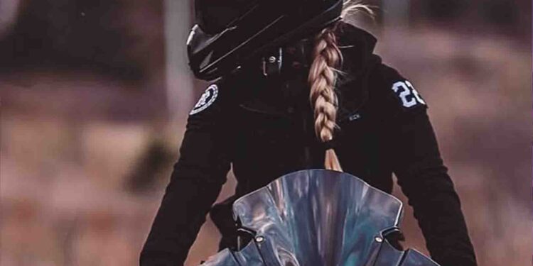 غزو ناعم لشوارع وجدة: لماذا اختارت بنات ” الدراجة النارية وسيلة للتنقل؟