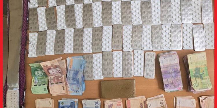 سلا.. توقيف 5 أشخاص وبحوزتهم قرابة 1000 قرص مهلوس