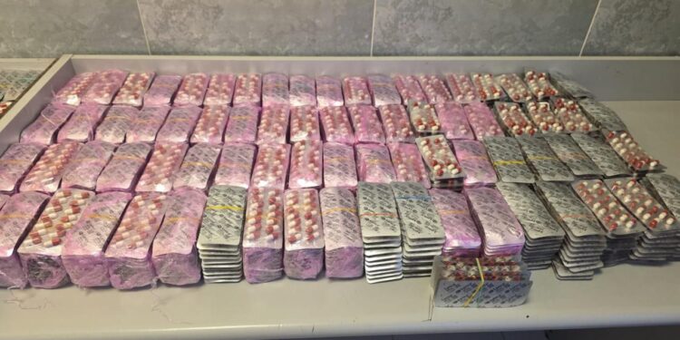عملية أمنية نوعية: إحباط تهريب أزيد من 17.000 وحدة من المؤثرات العقلية.