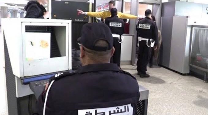 بمطار محمد الخامس.. توقيف مواطنة أجنبية بحوزتها أزيد من 7 كيلوغرامات من الكوكايين