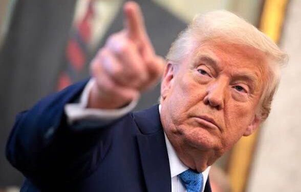 ترامب يهدد بتدمير البنية التحتية الإيرانية حال فشل محادثات إسلام آباد