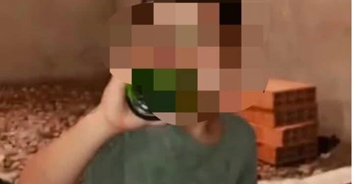 “الديستي” والفرقة الوطنية يطيحان بالمشتبه فيه الأول في فيديو “طفل الخمر” ببنسليمان