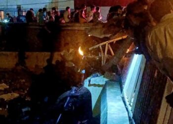 حادث بنخيران المروع.. وفاة الأم واستمرار علاج ابنتها وشقيقتها بالعناية المركزة