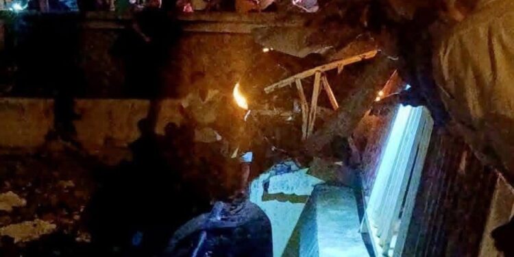 حادث بنخيران المروع.. وفاة الأم واستمرار علاج ابنتها وشقيقتها بالعناية المركزة