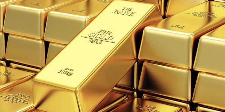 الذهب يتراجع عالمياً وسط قوة الدولار وترقب قرارات الفيدرالي الأمريكي