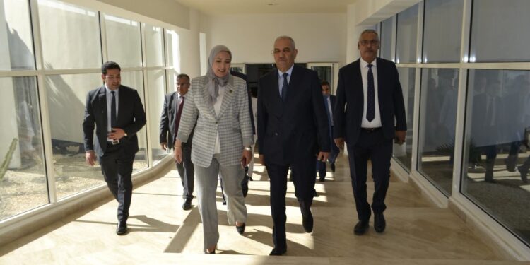 الوالي العطفاوي يشارك أسرة التعليم الاحتفاء بنخبة المتفوقات والمتفوقين بجهة الشرق