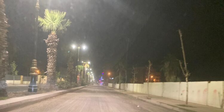 وجدة تختنق بالغبار.. والساكنة تطالب بتسريع الأشغال ورش الطرقات بالمياه