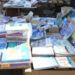 كتب مستعملة وميزانية محدودة.. حين يصبح الماضي حلاً للحاضر