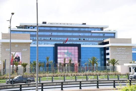 تتويج شعري لافت لموظف شرطة مغربي في منتدى أصيلة